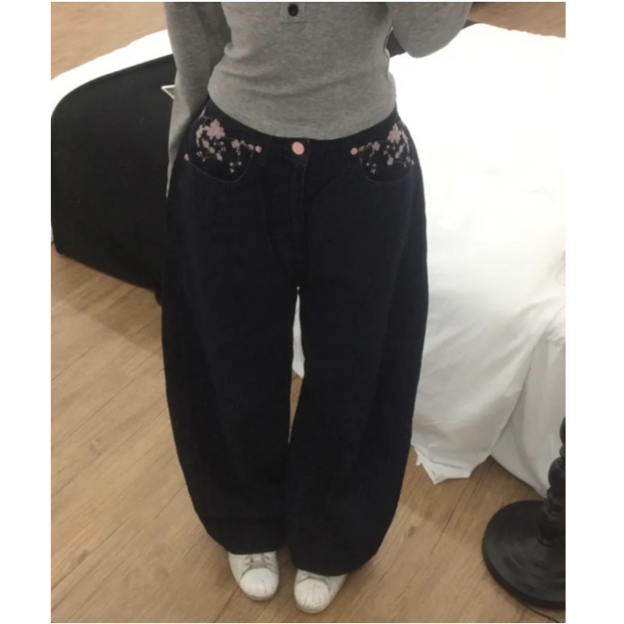 Sakura Stickerei Loose Scythe  – Embroidery Jeans Sakura Bewertung und Preis