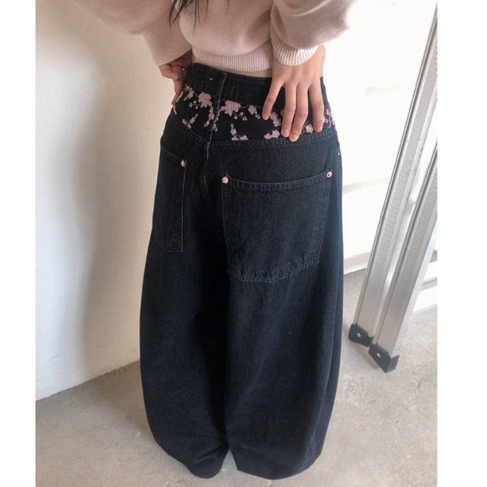 Hochgeschnittene Sakura-Sticke – Embroidery Jeans Sakura Bewertung und Preis