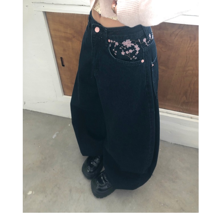 Hochgeschnittene Sakura-Sticke – Embroidery Jeans Sakura Bewertung und Preis